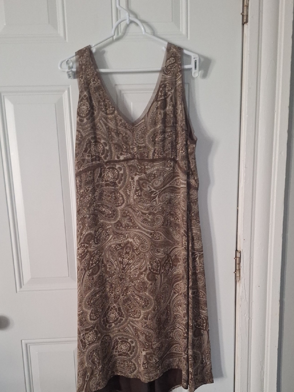Sleeveless Paisley V-Neck Women’s Dress in Brown